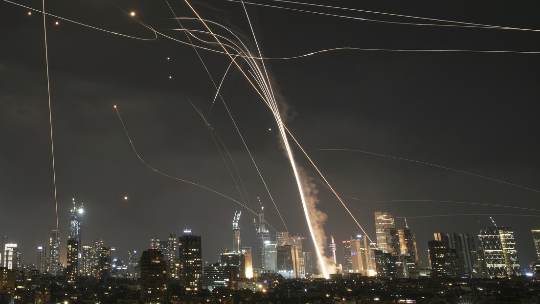Israel bajo ataque: Irán lanzó más de 150 misiles