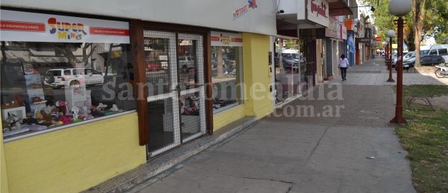 El Centro Comercial dejó librada la decisión de abrir o no los locales a cada empleador.