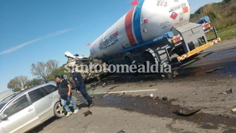 Los vehículos quedaron muy dañados. (Facundo Nobile / Rosario 3)