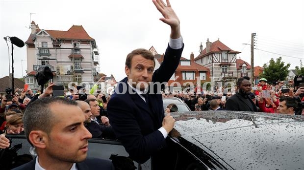 Francia: Macron venció a Marine Le Pen por amplio margen