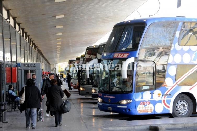 El Gobierno eliminará el piso para tarifas de pasajes en micro