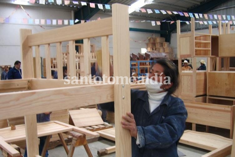 Blanco pide que se priorice la producción local de muebles