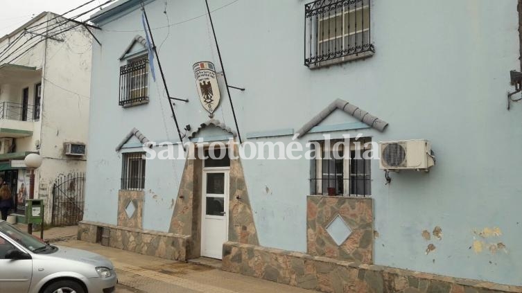 Liberan bajo fianza a los policías involucrados en la venta del auto secuestrado