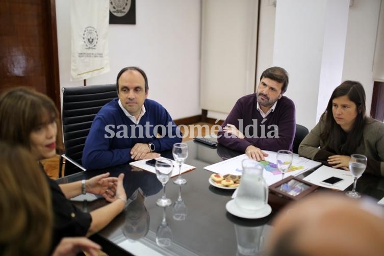 Corral se reunió con la presidente del Instituto Nacional de las Mujeres