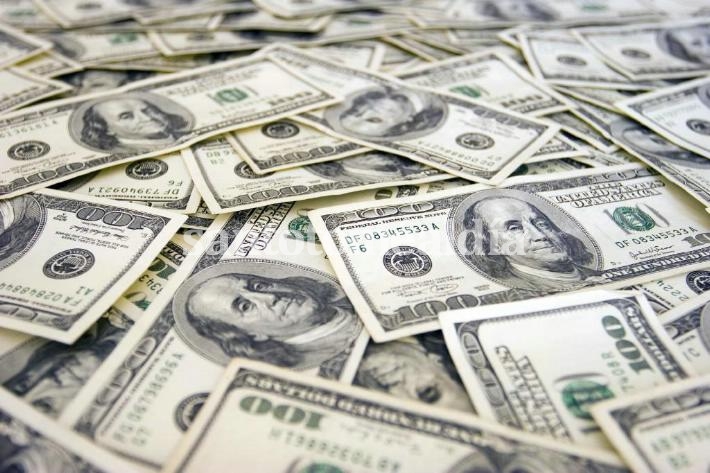 El dólar bajó los $37 por primera vez desde fines de agosto
