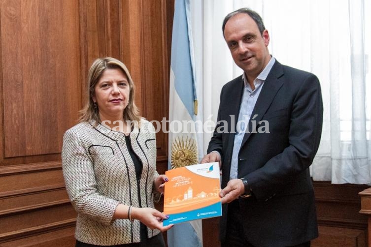 Santa Fe es la primera capital en el Plan Alumbrado Eficiente