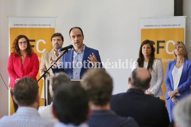 Santa Fe: Corral propone reducir la carga impositiva al sector productivo