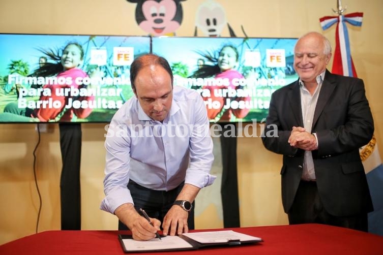 Santa Fe: Firman convenio para obras en barrio Jesuitas