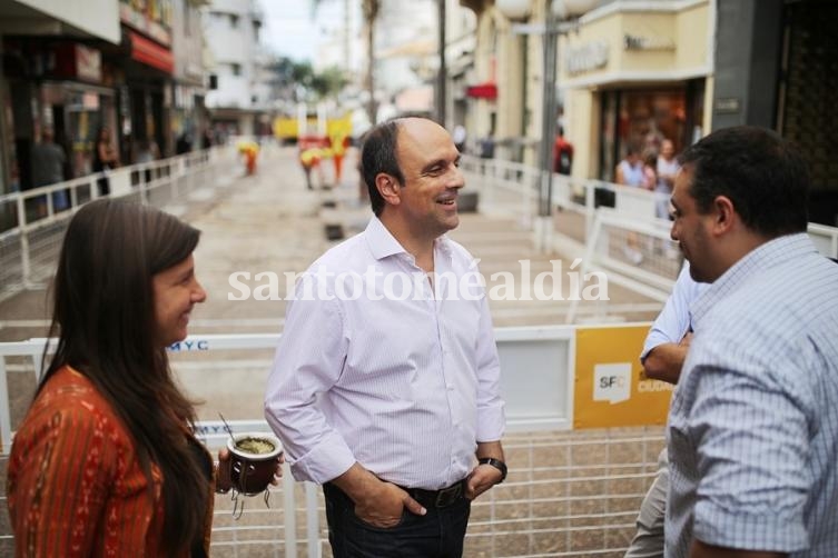 Corral, presente en el inicio de los trabajos. (Foto: Municipalidad de Santa Fe)
