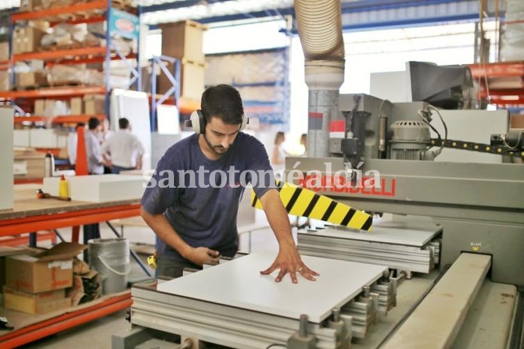 Cayó la actividad industrial por séptimo mes consecutivo