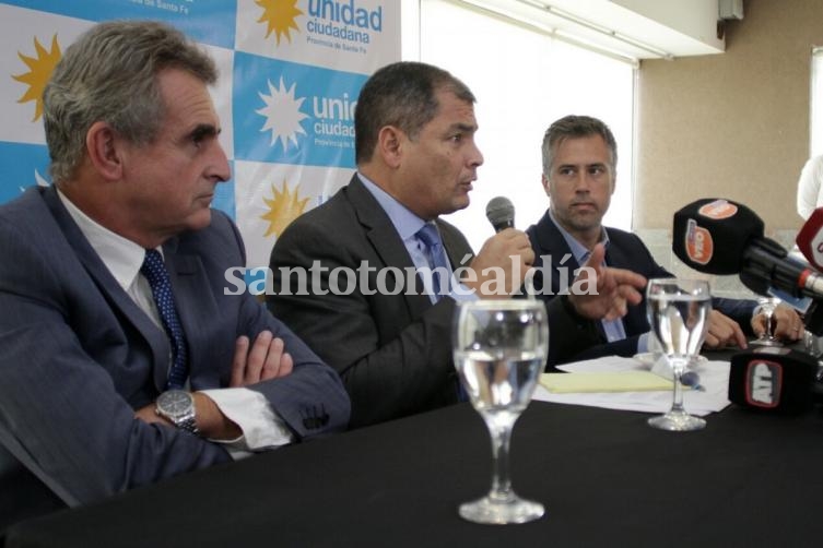 Rossi, Correa y Busatto en el panel.