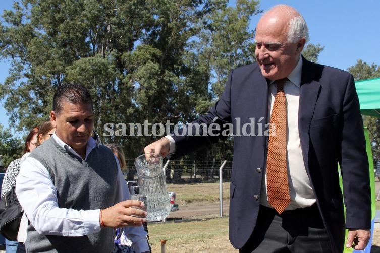 Sauce Viejo y Desvío Arijón ya reciben agua potable del río Coronda