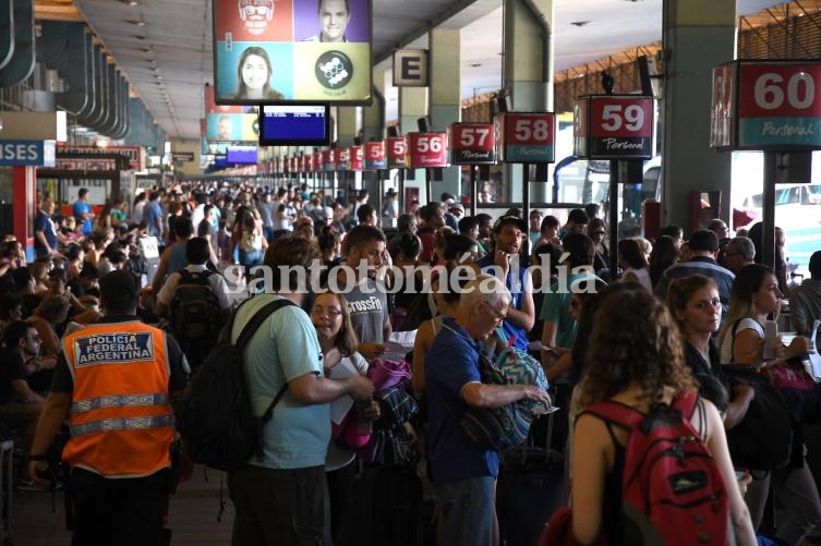 Éxodo turístico por Pascuas: casi 2,2 millones de turistas se movilizan en el país