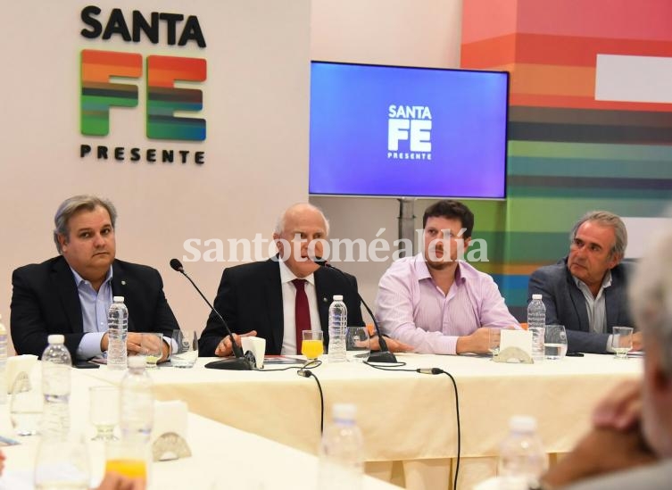 Reforma constitucional: Lifschitz presentó el anteproyecto a los partidos políticos
