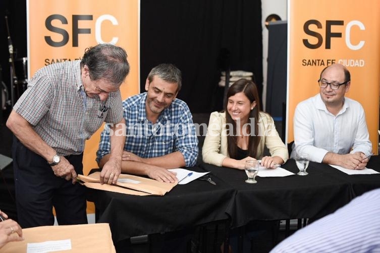 Santa Fe: Tres ofertas para remodelar la plaza San Martín