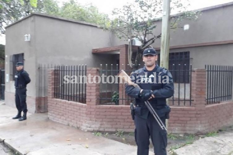 12 allanamientos en Santo Tomé, Sauce Viejo, Santa Fe y Laguna Paiva.