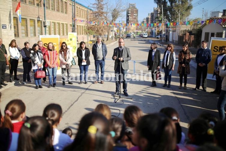 Santa Fe: Inauguraron el pavimento en calle Regimiento 12 de Infatería