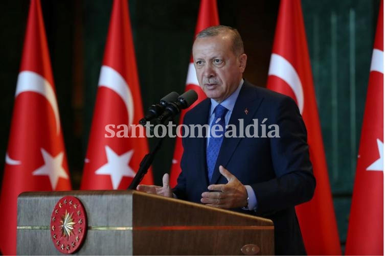Erdogan anunció medidas por el desplome de la moneda de Turquía.