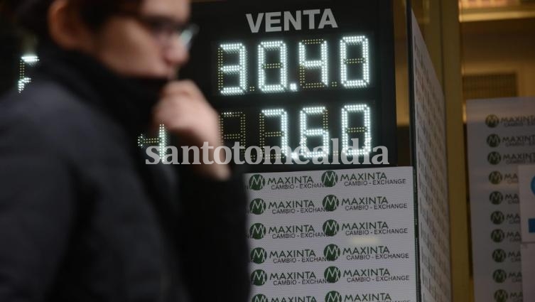 El dólar arrancó la semana en alza y cerró a $ 30,68