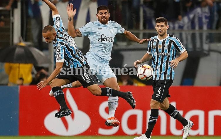 Gremio liquidó a Atlético Tucumán