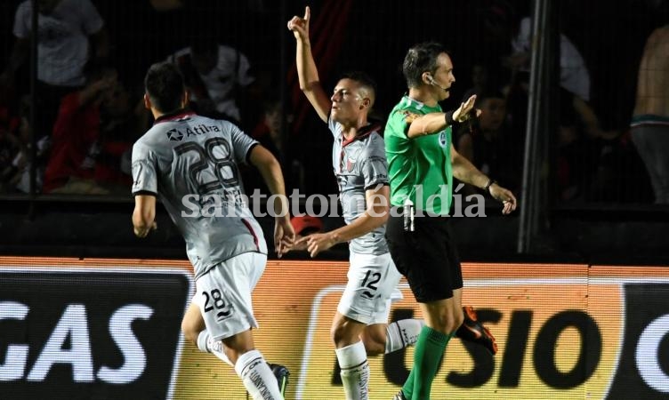 Colón levantó cabeza ante Newell's