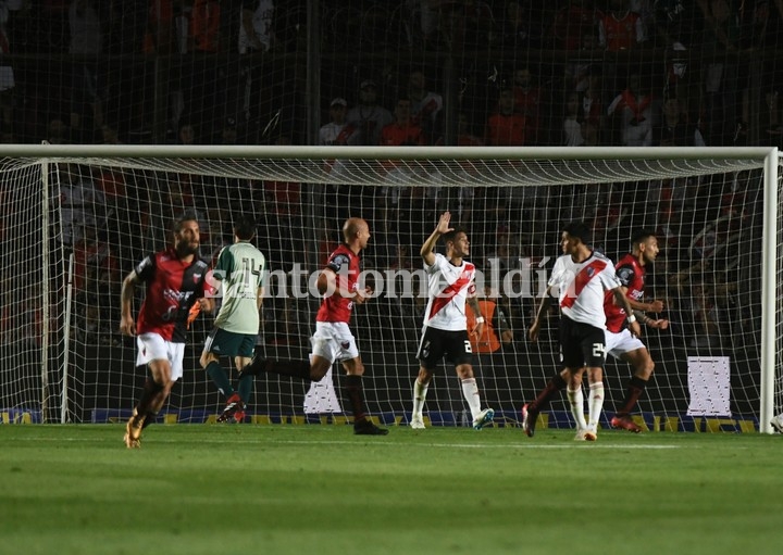Colón le cortó el invicto a River
