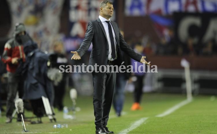 San Lorenzo afuera de la Copa Argentina y sin DT