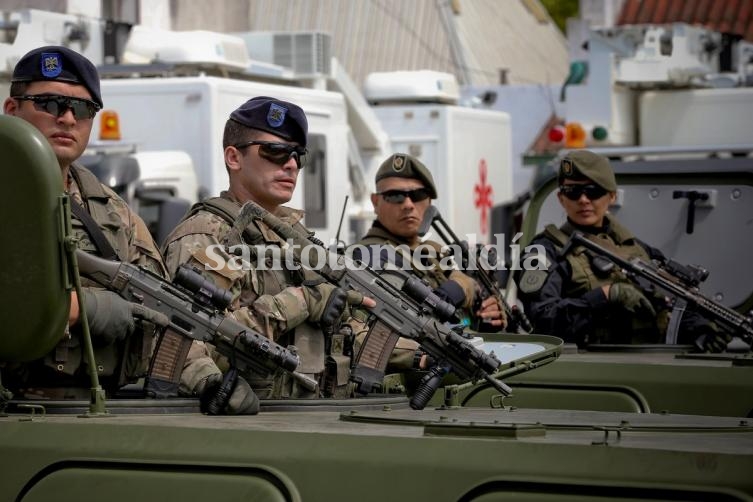 G20: blindados de China, helicópteros de Francia, lanchas israelíes y aviones de EE.UU.