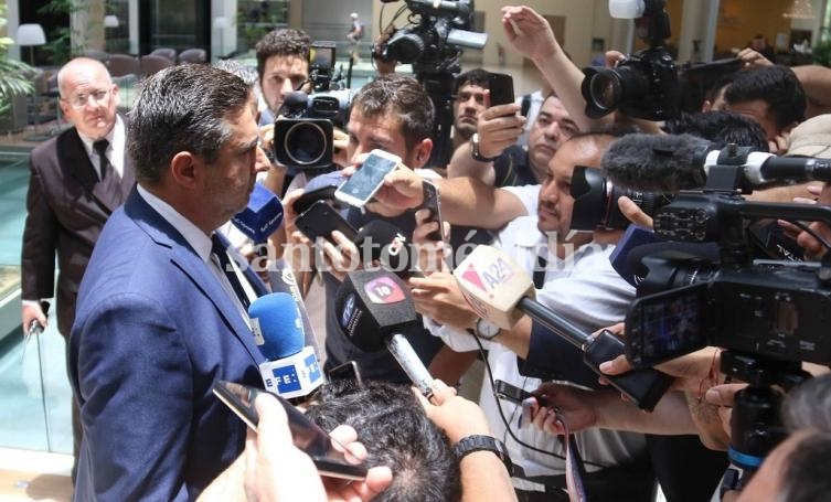 River y Boca se oponen a jugar la final fuera de Argentina