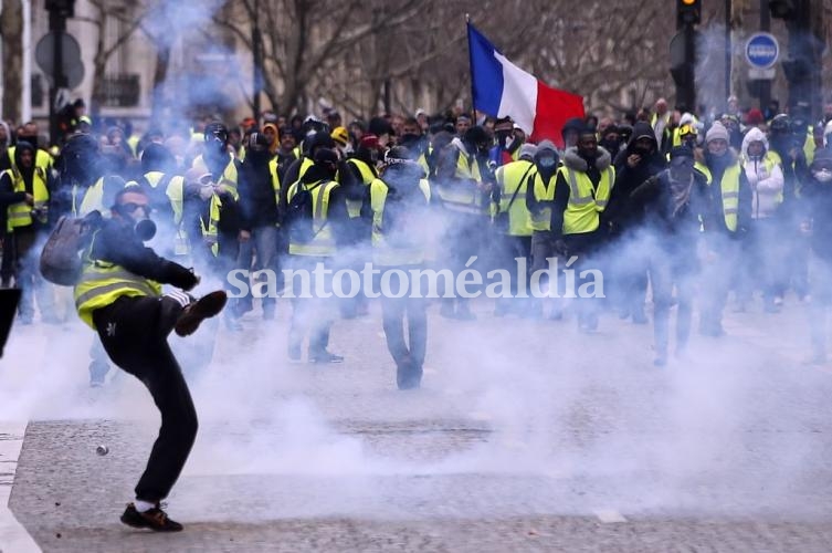 Disturbios en París durante una protesta de los 