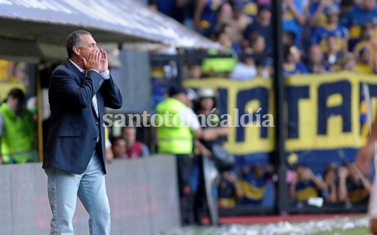 Gustavo Alfaro se acerca a Boca