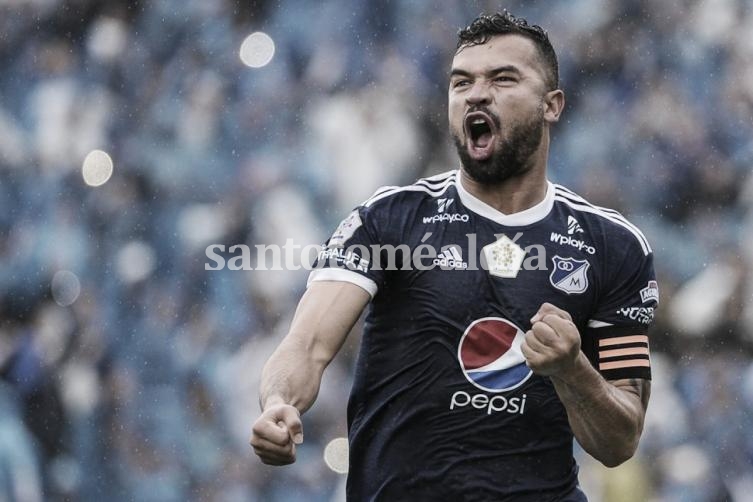 Colón apunta a un defensor colombiano