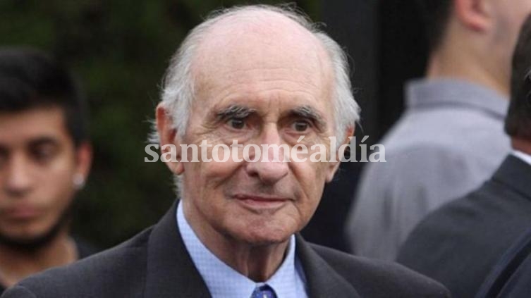 De la Rúa sigue grave: le harán una traqueotomía