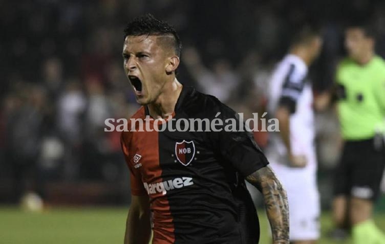 Colón espera la respuesta de Newell's por Fértoli