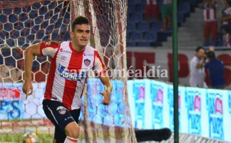 Guillermo Celis llega para firmar con Colón