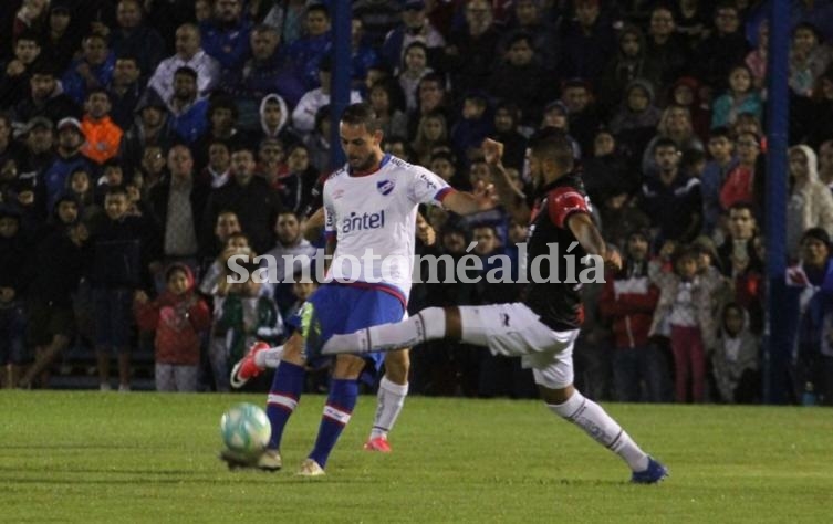 Colón le ganó a Nacional en Uruguay