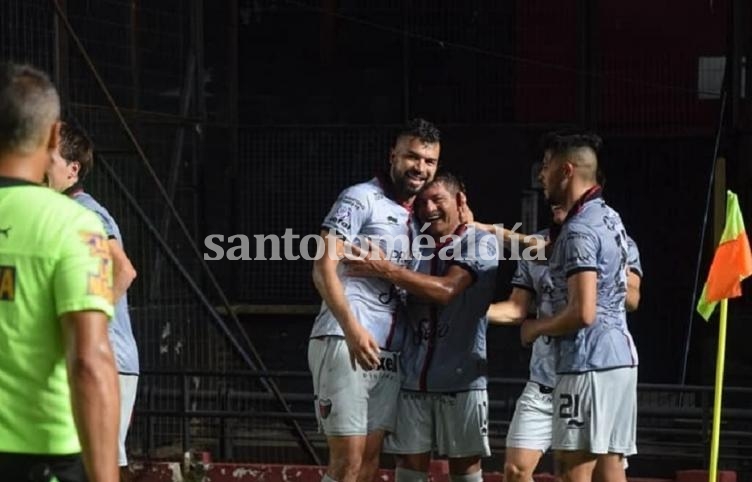 Comesaña tiene el equipo para ir a Lanús
