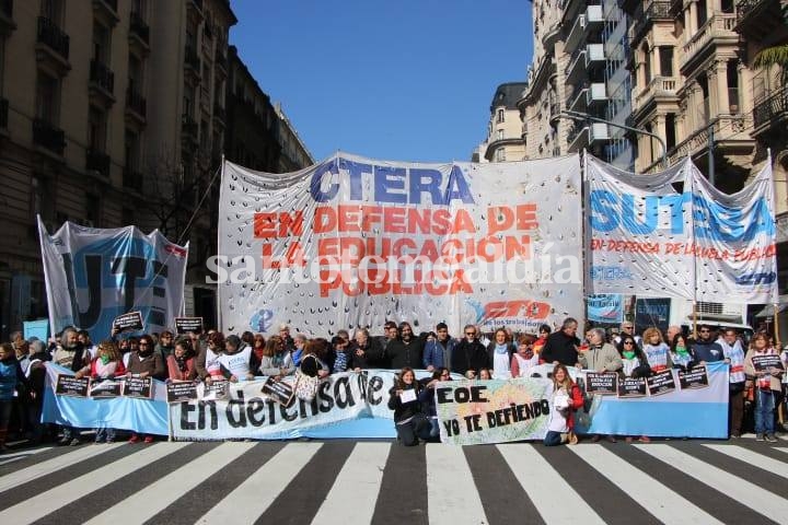 Docentes pararán el 6, 7 y 8 de marzo y no habrá clases en todo el país