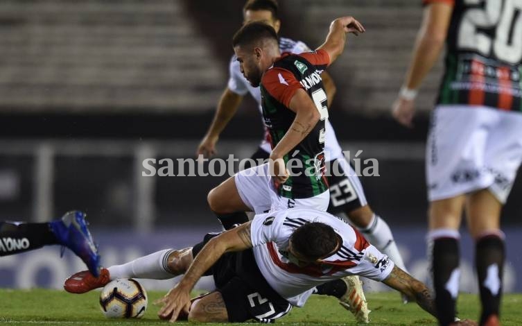 River no pudo romper el cero ante Palestino