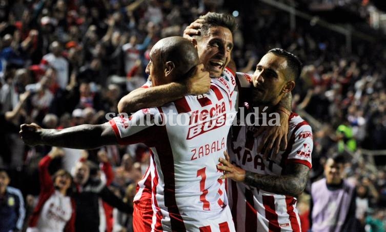 Unión festejó en su debut internacional