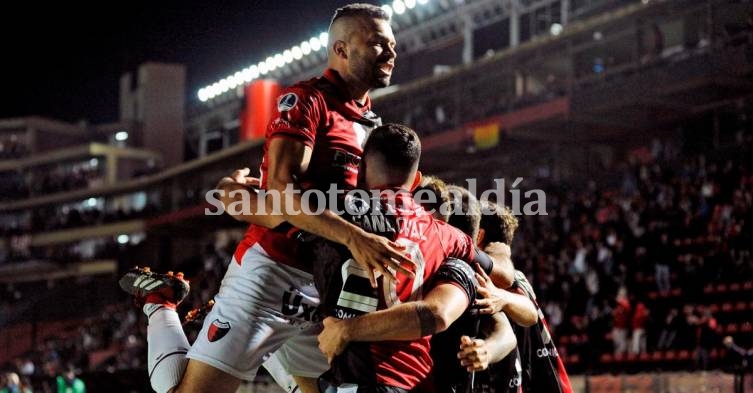 Colón venció sin problemas a Deportivo Municipal de Perú