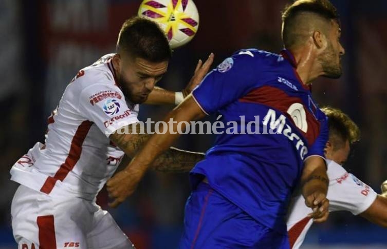 Copa Superliga: Unión sacó una buena ventaja 