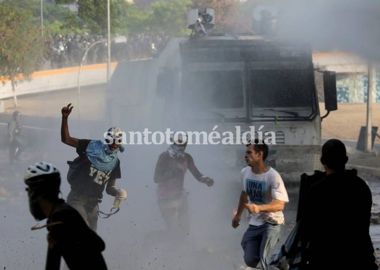Venezuela : La oposición insiste en las calles tras el fracaso con los militares