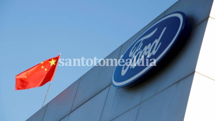 China multa a Ford con 23,6 millones de dólares por violar leyes antimonopolio