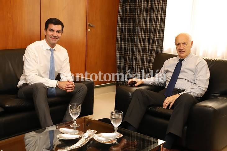 Urtubey selló una alianza con Lavagna y será su candidato a vice