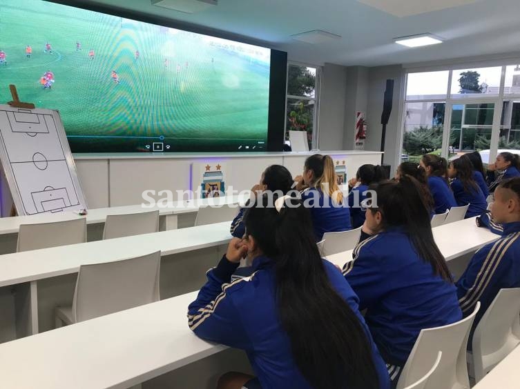 La selección femenina se juega el pase a octavos de final