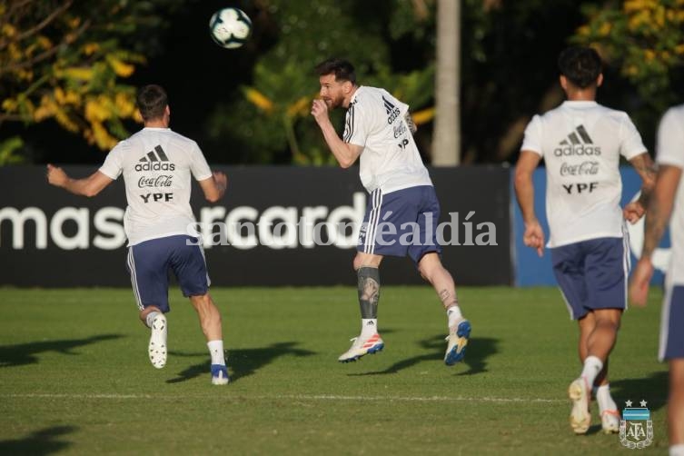 Argentina va por un triunfo histórico ante Brasil