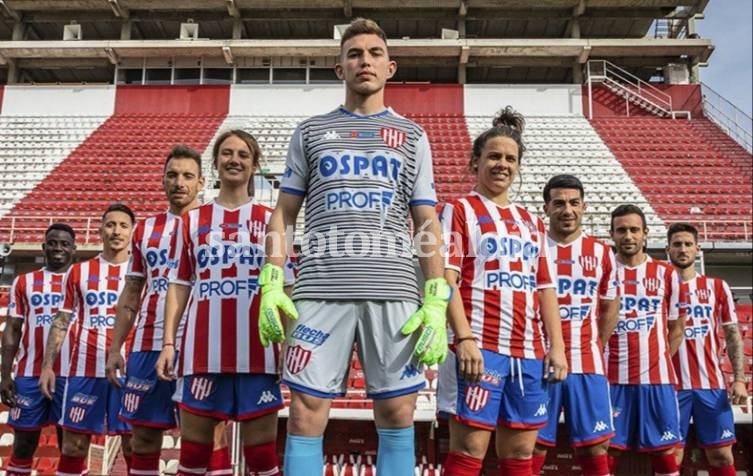 Unión presentó las nueva indumentaria para la próxima temporada