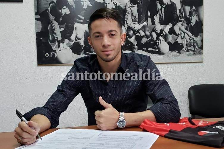 Da Luz firmó su contrato y Lértora se realizó la revisión médica