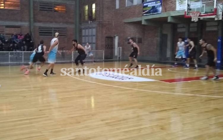 Unión Santo Tomé venció a Alumni por el Oficial